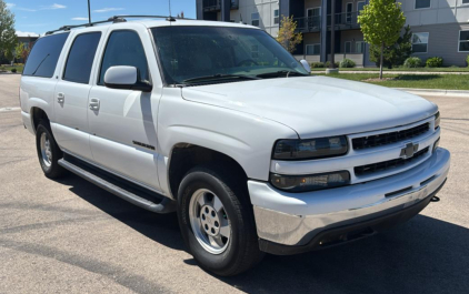 2003 CHEVROLET SUBURBAN - 4X4!