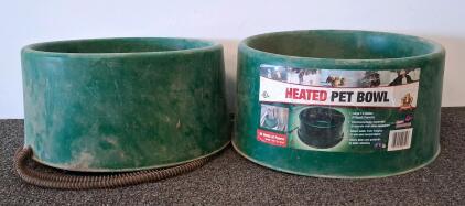 Farm Innovators P-60 Heated Pet Bowl, 1.5 Gallon, 60W, Heavy Duty Chew-Resistant Cord