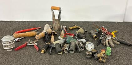 Assorted Garden Hand Tools & Hose Nozzles Lot &ndash; 25+ pcs, Pruners, Connectors, Sprayers, Trowels