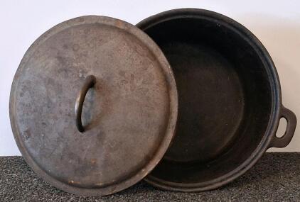 Vintage Cast Iron Dutch Oven with Lid, 11" Diameter, 6-Quart, Loop Handles, Unrestored, USA