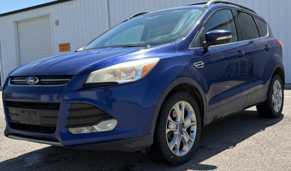 2013 FORD ESCAPE - 4X4!