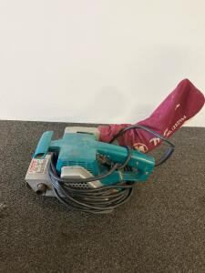 Makita 9900B Belt Sander 3" x 21", 7.8A, Dust Bag, Belts, 115V Heavy Duty (Tested and Works)