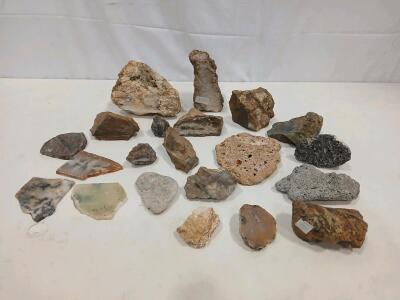 Mixed Lot of 20 Lapidary Rough & Slabbed Stones: Agate, Jasper, Chert, Volcanic