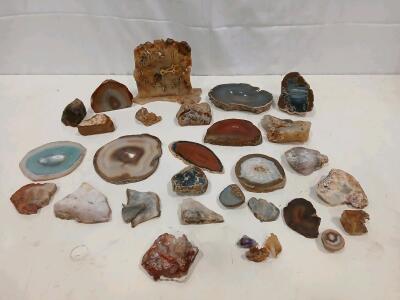 Agate and Quartz Mineral Specimen Lot with Decorative Agate Slab Clock, 28 Pieces, Polished & Raw