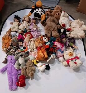 Large Lot - Miami Dolphins Mascot, Raggedy Ann, Plush Bears & Vintage Cloth Dolls (27 +Pieces)