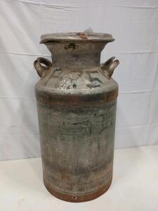 Vintage Galvanized Steel Milk Can 10 Gallon, Classic Dairy P75, Lid Included, Rust Patina