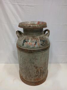 Vintage Galvanized Steel Milk Can 10 Gallon, Classic Dairy P75, Lid Included, Rust Patina