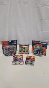 NASCAR Die-Cast Collection: Winner's Circle & Hot Wheels, 1:64 & 1:43, Earnhardt, Labonte, Jarrett