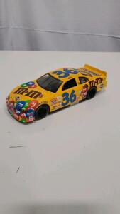 Pontiac Grand Prix #36 Ernie Irvan 1:24 M&M's NASCAR Diecast Model Car