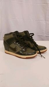 Nike Dunk Sky Hi Women's Wedge Sneakers Size 5.5 Olive Green Leather/Textile Hidden Heel