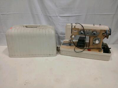 Universal Zig Zag Buttonhole Electric Sewing Machine, Model 600 Series, Hard Case, Japan, Foot Pedal