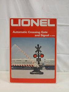 Lionel 6-2162 O27 Gauge Automatic Crossing Gate and Signal, Complete with Box and Instructions