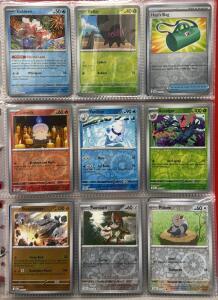 Pok&eacute;mon TCG Scarlet & Violet Collection &ndash; 45 Cards in Red Binder