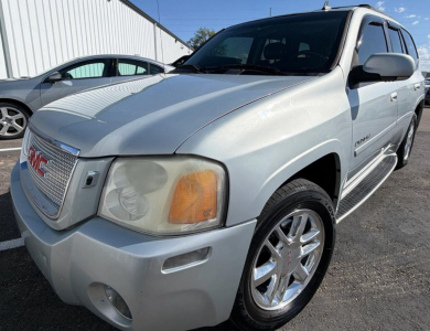 BANK REPO - 2007 GMC ENVOY DENALI - 4X4!