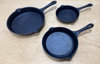 Kirby & Allen 3-Piece Cast Iron Skillet Set with Dual Pour Spouts