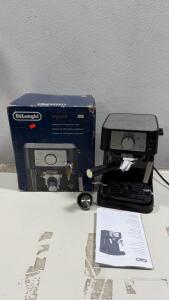 DeLonghi Stilosa EC260 Espresso & Cappuccino Machine, 15 Bar, 1L Tank, Manual Frother, Box, Manual