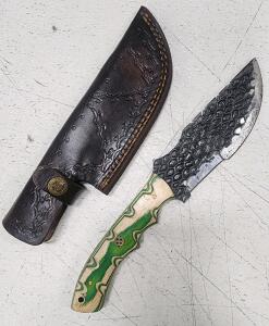 (1) Fixed Blade Cold Steel Hunting Knife With Wood Handle And Sheath