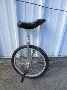 20" Chrome Unicycle, Knobby Tire, Black Plastic Pedals, Adjustable Seat, Standard Frame