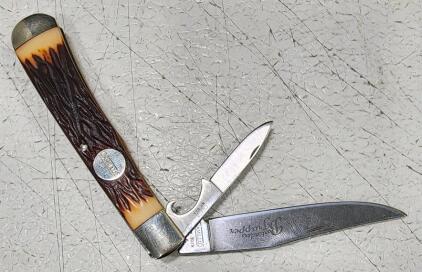 (1) Camillus Bartenders Trapper Pocket Knife