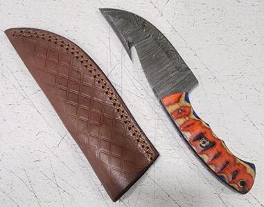 (1) Fixed Blade Damascus Steel Gutting Knife With Wood Handle And Sheath