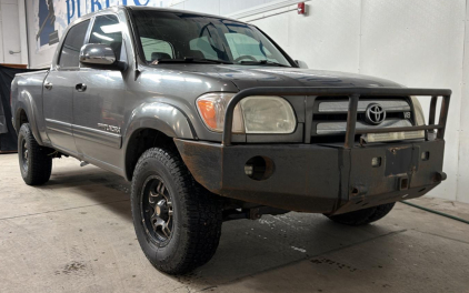 2005 TOYOTA TUNDRA - 4X4!