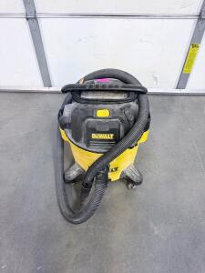 DEWALT 10-Gallon Wet/Dry Shop Vacuum, 5.5 HP, Corded, Hose, Wheels