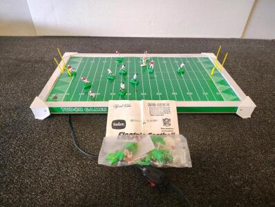 Tudor Games Tru-Action Electric Football NFL College Edition W/ Manual & Spare Parts