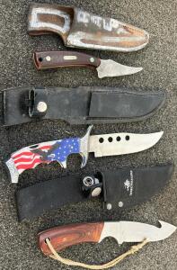 Lot of 3 Fixed Blade Hunting Knives &ndash; Schrade 152 Sharpfinger, Patriotic Bowie, Winchester Gut Hook