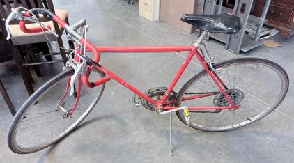 Schwinn Sprint Road Bike, 10-Speed, Steel Frame, 27" Wheels, Drop Bars, Red, 1978&ndash;1982