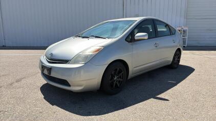 2004 TOYOTA PRIUS - BACKUP CAMERA!
