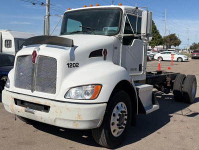 2012 KENWORTH T370 - DIESEL!