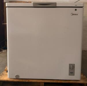 Midea MRCO7M7AWW 7.0 Cu Ft Convertible Chest Freezer with LED Light and Dual Baskets