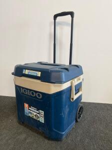 Igloo MaxCold 62 Qt Wheeled Cooler &ndash; 5 Day Ice Retention, Telescoping Handle, Blue, Made in USA