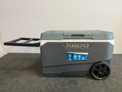 Igloo Maxcold Latitude 90 Roller Cooler, 90qt, 5-Day Ice Retention, Telescoping Handle, 4 Cup Holders
