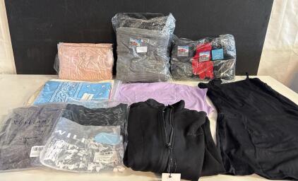 Mixed Women&rsquo;s & Unisex Clothing Lot &ndash; 12 Pcs NWT &ndash; WINTERLACE, Fifth & Spencer, Size Small