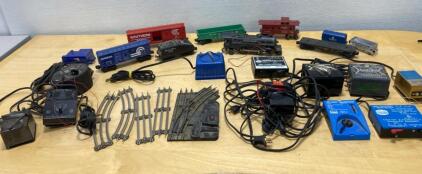 HO Scale Train Set &ndash; Nickel Plate Road Locomotive, 6 Cars, 6+ Transformers, Track, Assorted Brands
