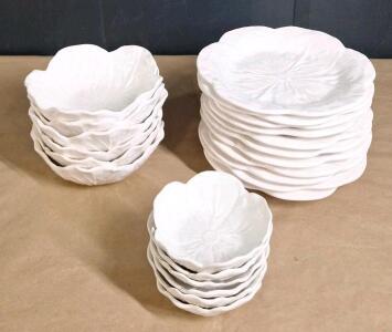 (23) Pieces Of Bordallo Pinheiro White Ceramic Cabbage Leaf Dinnerware Plates & Bowls