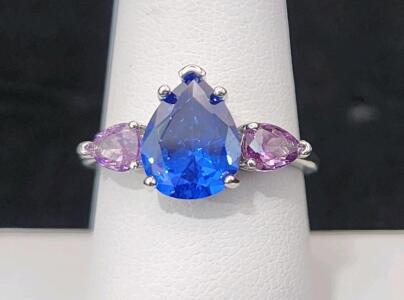 (1) Size 8 Blue Sapphire And Amethyst Ring