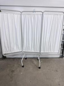 Triple Panel Folding Medical Privacy Screen, 75" x 70", Vinyl Curtain, 6 Casters, White