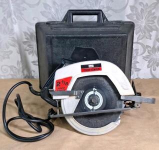 (1) Craftsman 7-1/2" Circular Saw W/ Case