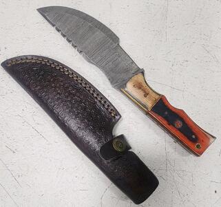 (1) Fixed Blade Damascus Steel Trapper Knife With Wood Handle And Sheath