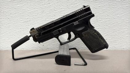 Springfield Armory XD-40, .40 S&W, SN: US468089, Croatia, 4" Barrel, Polymer Frame