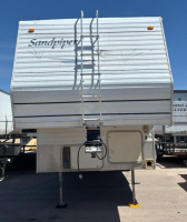 2004 FOREST RIVER SAND PIPER CAMPER - - 2