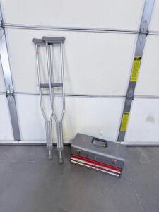 Adjustable Adult Aluminum Crutches, Gray Pads, Height Range 4'7"&ndash;6'7", 250 lb Capacity
