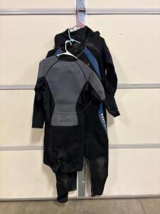 Quiksilver, Aqua Lung Full Wetsuits & KW Medium Shorty - Adult Neoprene Suits