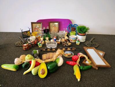 Vintage Collectibles Lot &ndash; Ceramics, Mugs, Wall Art, Decorative Figurines, Framed Prints