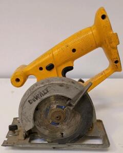 DEWALT DW936 18V Cordless Trim Saw, 5-3/8" Blade, 3,200 RPM, Serial 854927