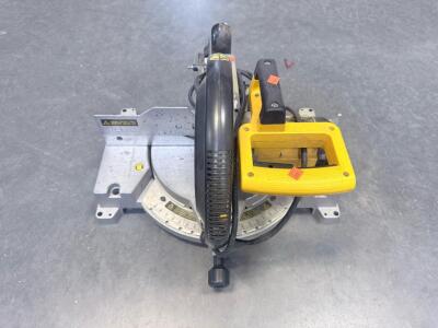 DeWalt DW713 10" Compound Miter Saw, 15 Amp Motor, Bevel 0-48&deg;, Corded Electric, 35 lbs