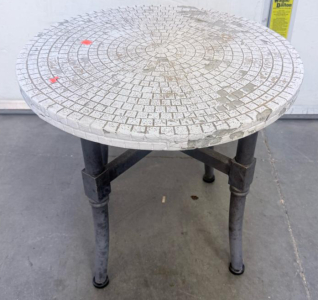 Round Outdoor Mosaic Tile Top Table, 24" Diameter, Metal Legs, Concentric Pattern