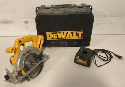 DeWalt 18V XRP 6-1/2" Cordless Circular Saw Kit With Charger & Hard Case ( Unable To Test )